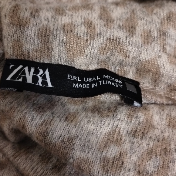 Zara Leopard Print Turtle Neck Sweater Size L - Picture 3 of 3